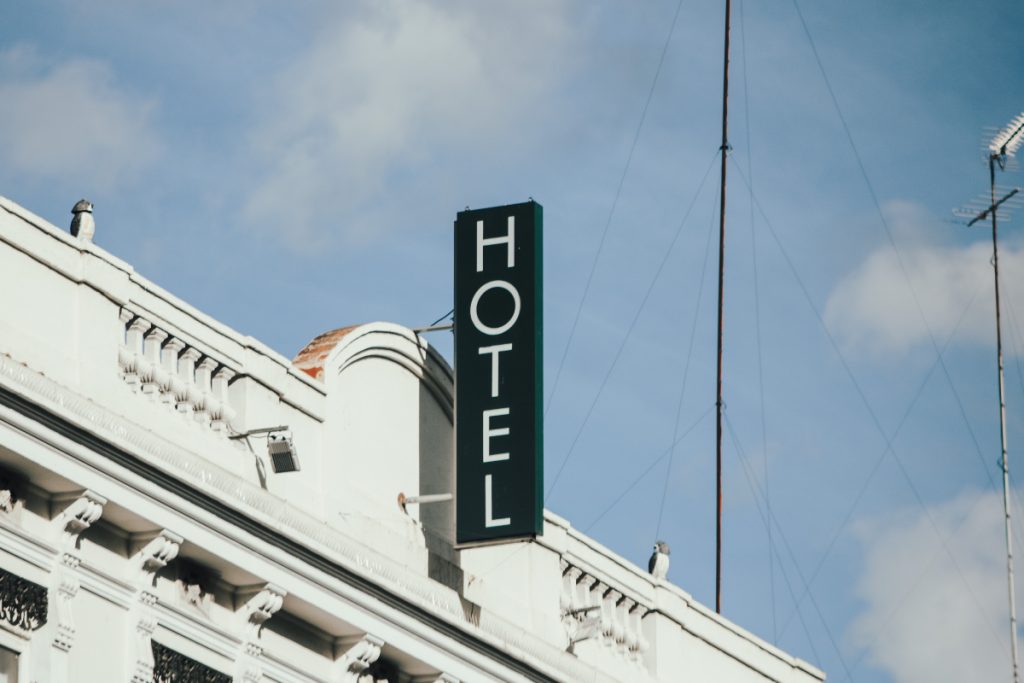 tipping in bali for hotel staff